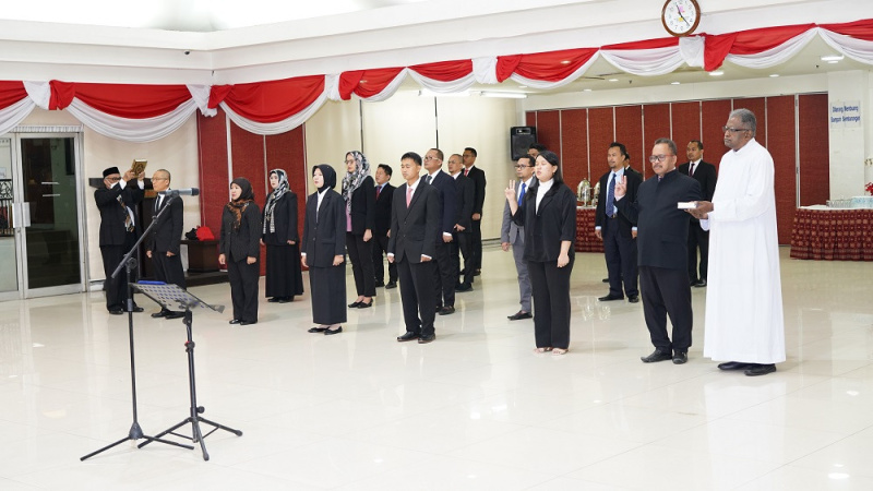 Sebanyak 18 panwaslu LN Pilpres 2024 di malaysia dilantik di Aula KBRI Kuala Lumpur, Malaysia pada Selasa (28/2)