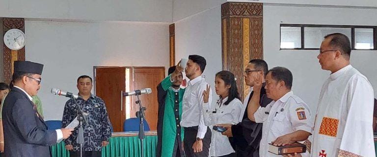 Pelantikan 130 pejabat fungsional dan administrator di lingkungan Pemerintah Kabupaten (Pemkab) Tana Toraja - FOTO: Tini