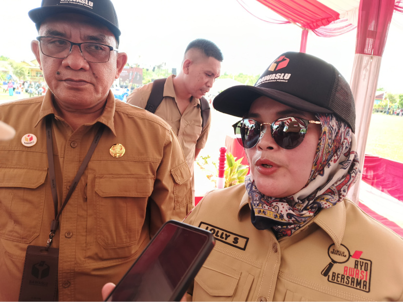 Anggota Bawaslu RI, Divisi Pencegahan, Partisipasi Masyarakat dan Hubungan Masyarakat, Lolly Suhenty saat wawancara dengan media ini. FOTO: BT.Com