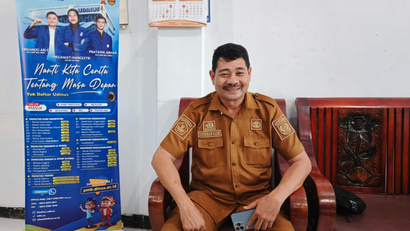 Kepala SMAN 5 Makassar, Sudirman Kadir. FOTO: BT.com